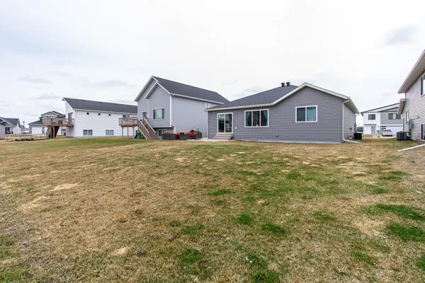 $495,000 | 6012 Kodiak Lane, Horace, ND 58047