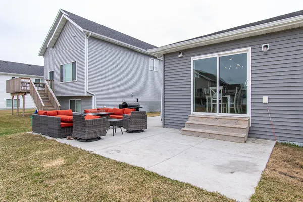 $495,000 | 6012 Kodiak Lane, Horace, ND 58047