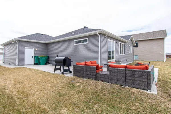 $495,000 | 6012 Kodiak Lane, Horace, ND 58047