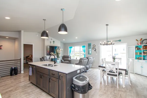 $495,000 | 6012 Kodiak Lane, Horace, ND 58047