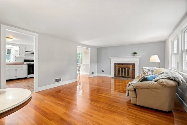 $754,900 | 100 Village Street, Marblehead, MA 01945