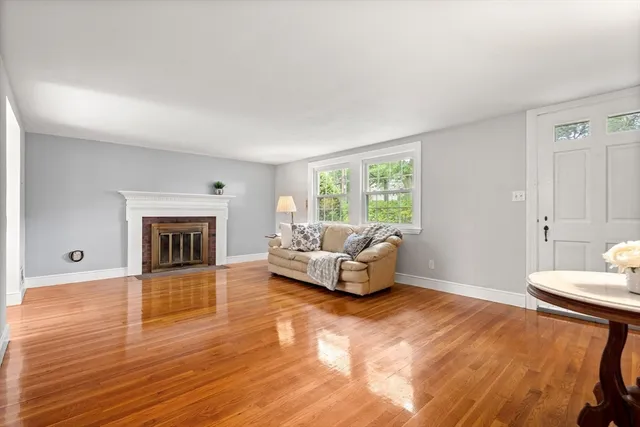 $754,900 | 100 Village Street, Marblehead, MA 01945