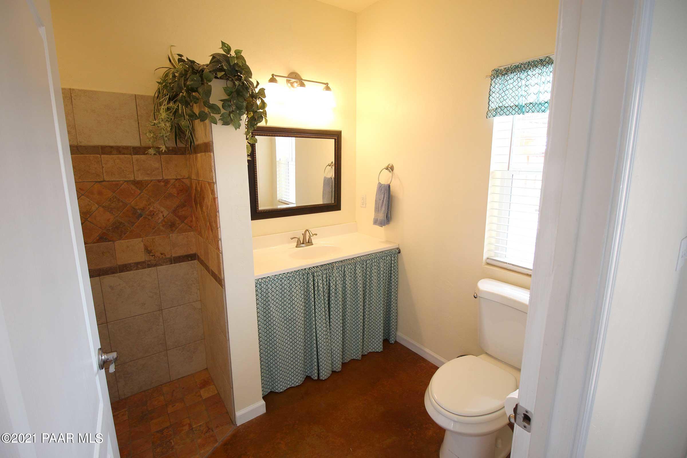 2325 Silver Juniper Ranch Road Prescott, AZ 86305 - Photo 39 of 81 017_rear_bath