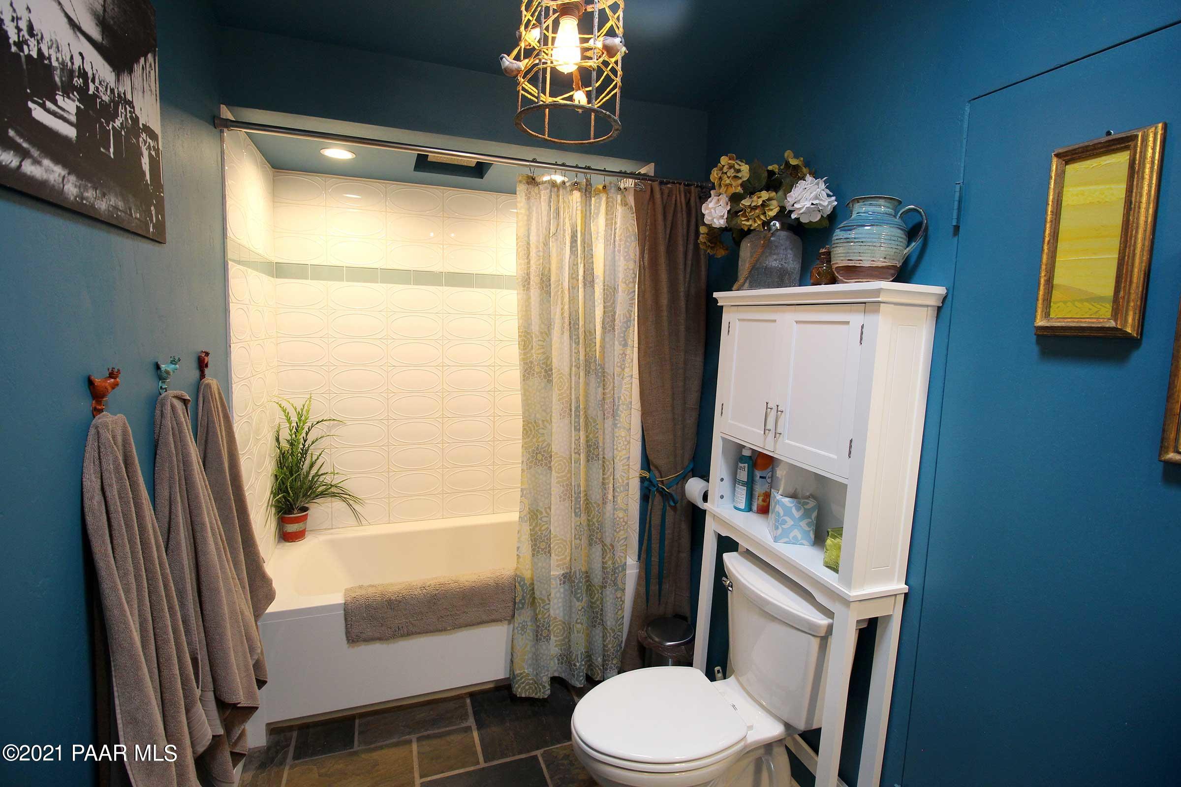 2325 Silver Juniper Ranch Road Prescott, AZ 86305 - Photo 41 of 81 019_main_bath1