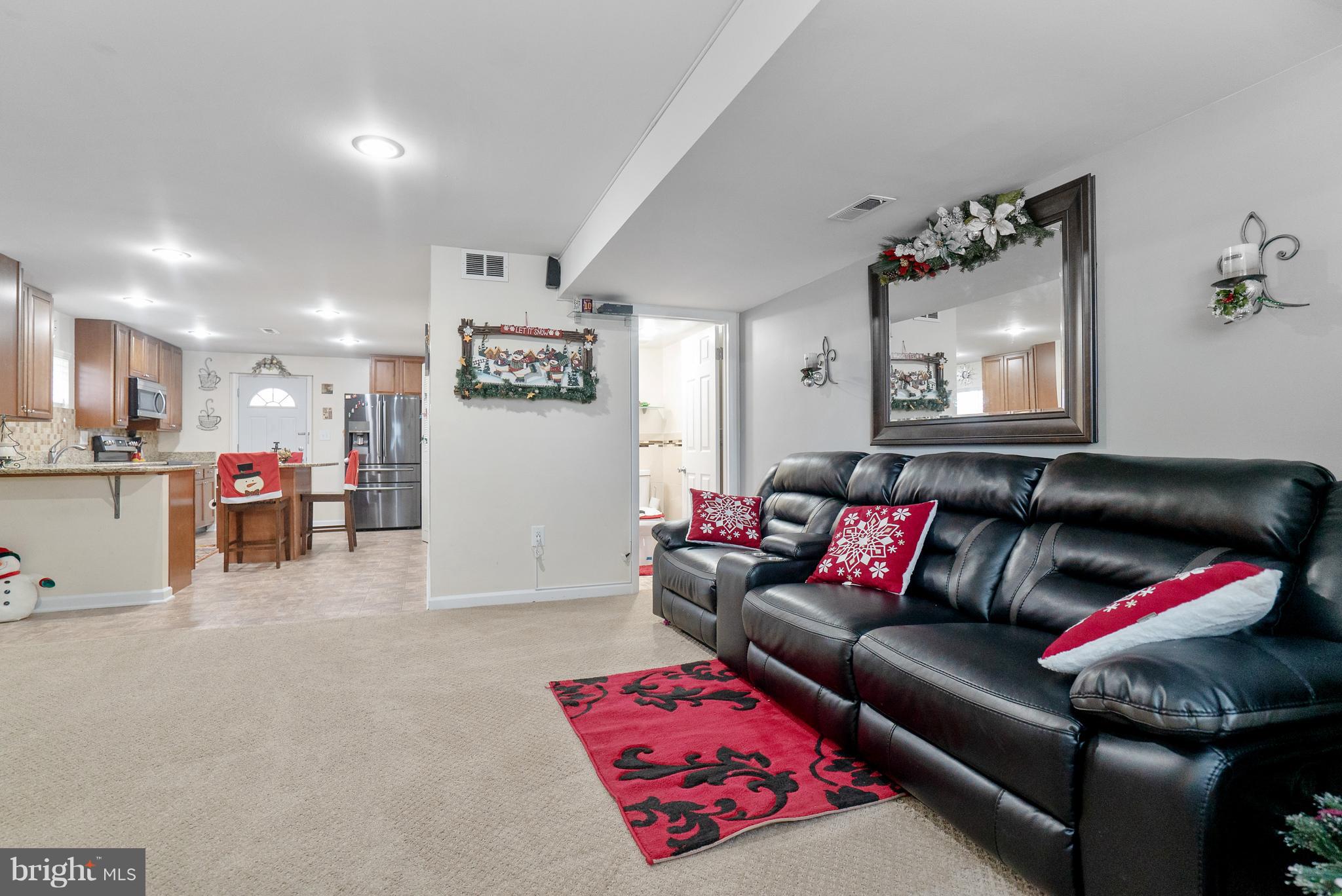 7743 Sauerbacker Road Pasadena, MD 21122 - Photo 6 of 29 Gallery Image 6