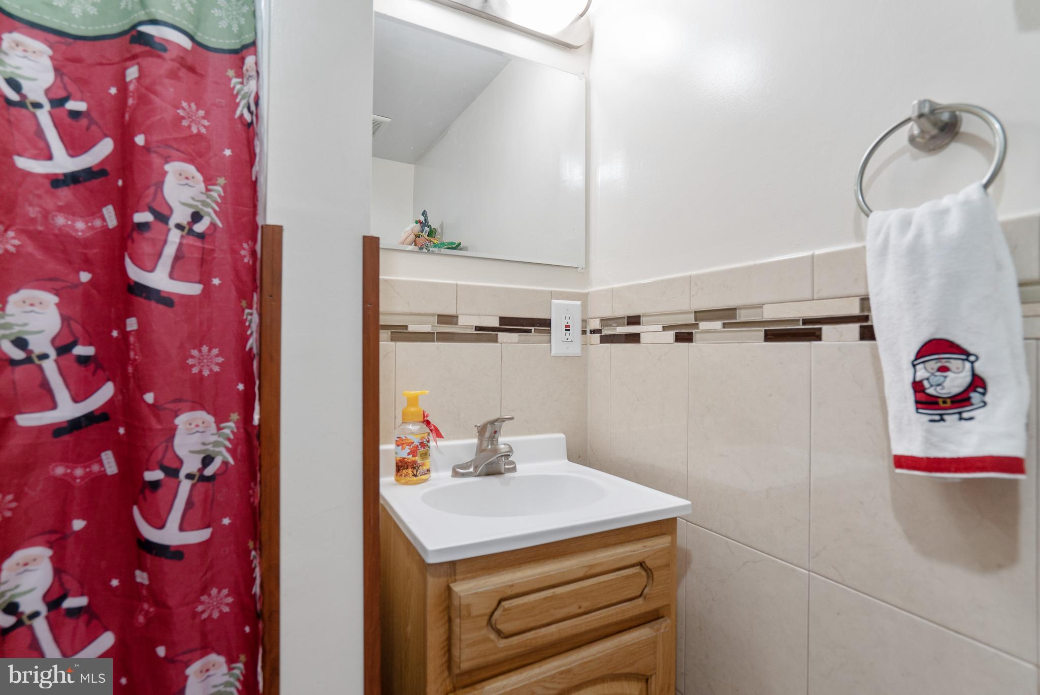 7743 Sauerbacker Road Pasadena, MD 21122 - Photo 7 of 29 Gallery Image 7