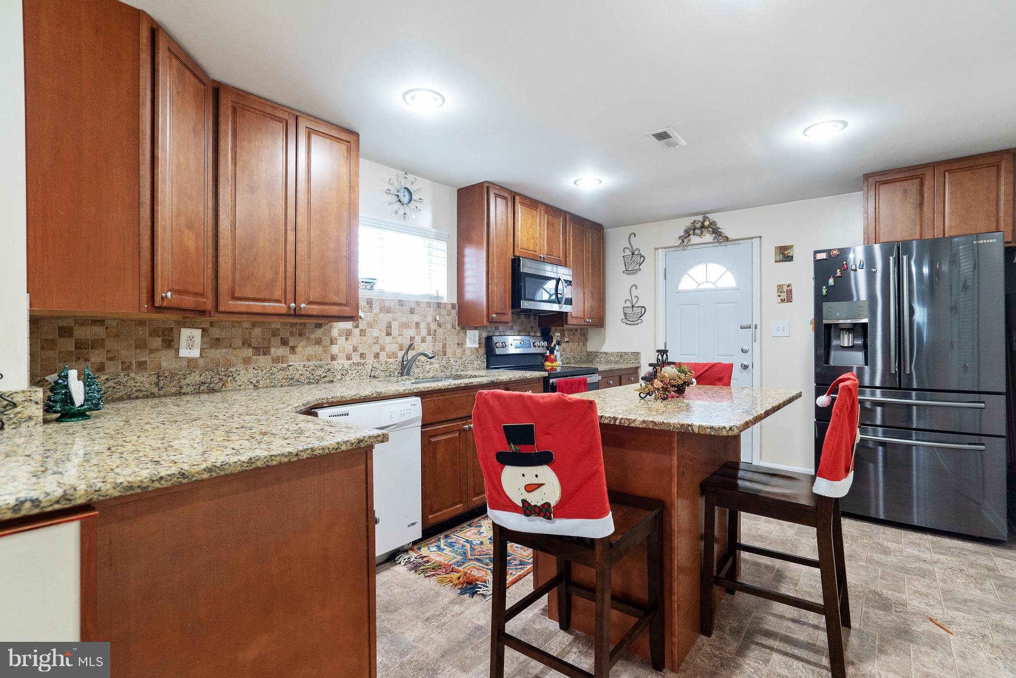 7743 Sauerbacker Road Pasadena, MD 21122 - Photo 8 of 29 Gallery Image 8