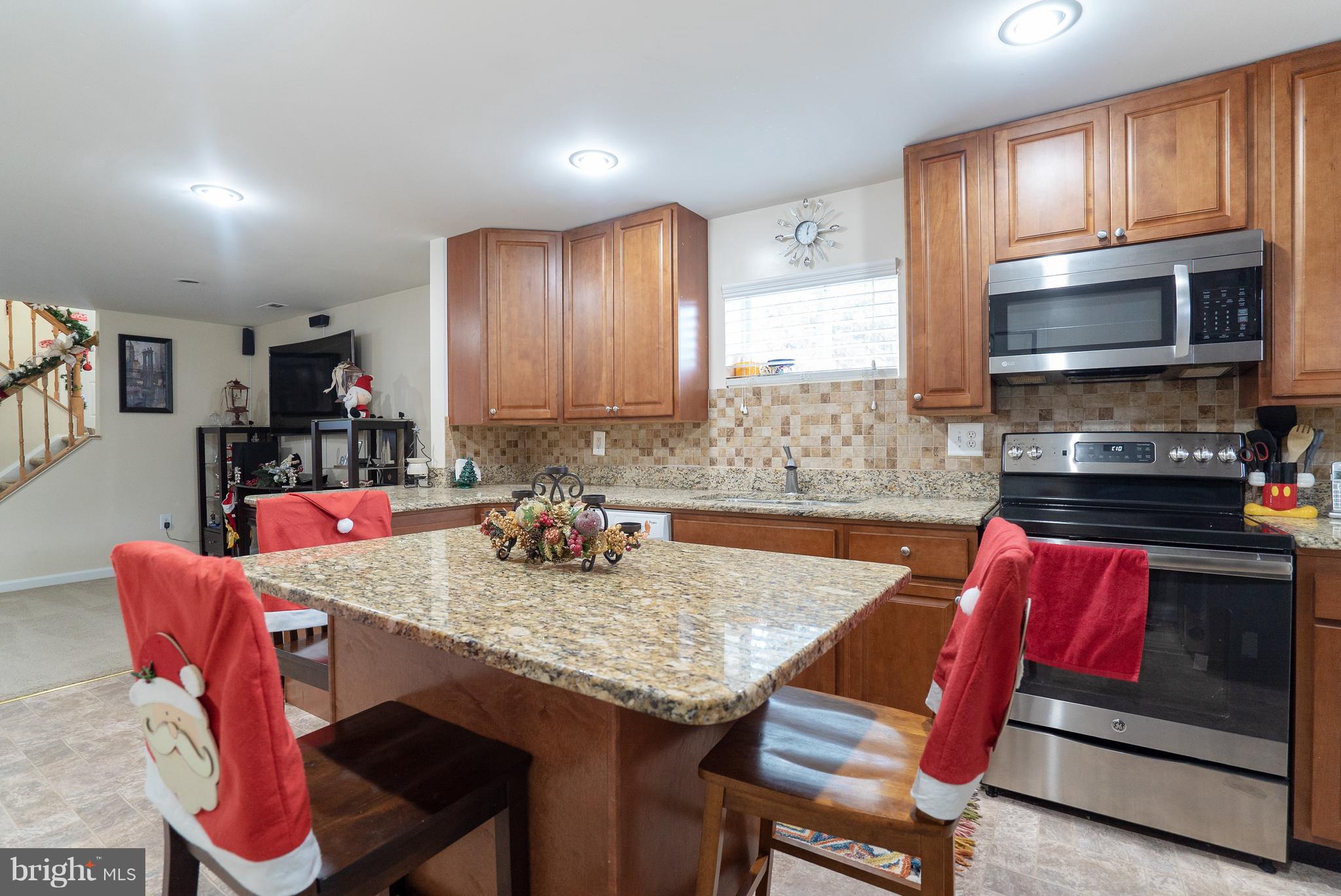 7743 Sauerbacker Road Pasadena, MD 21122 - Photo 9 of 29 Gallery Image 9