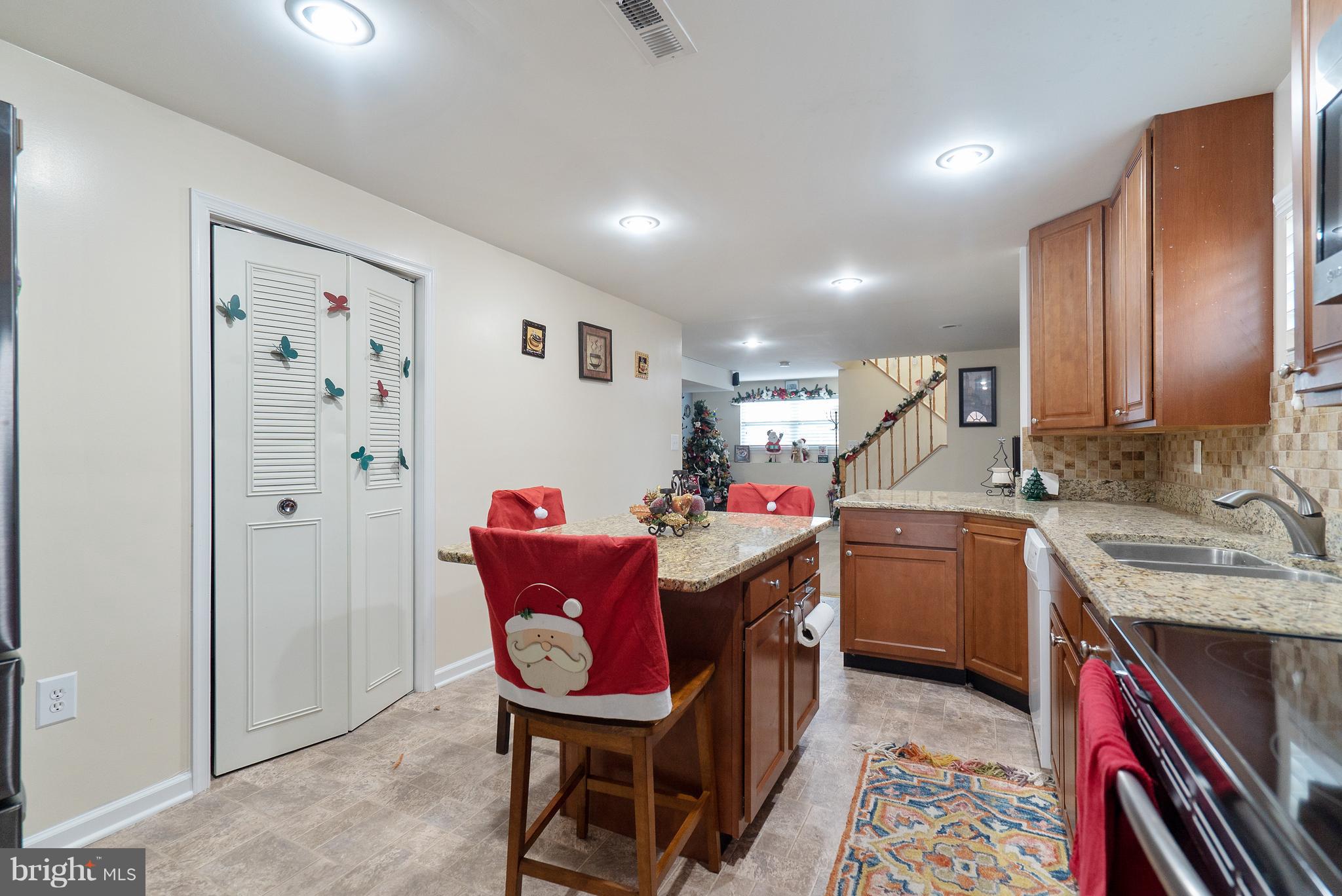 7743 Sauerbacker Road Pasadena, MD 21122 - Photo 10 of 29 Gallery Image 10