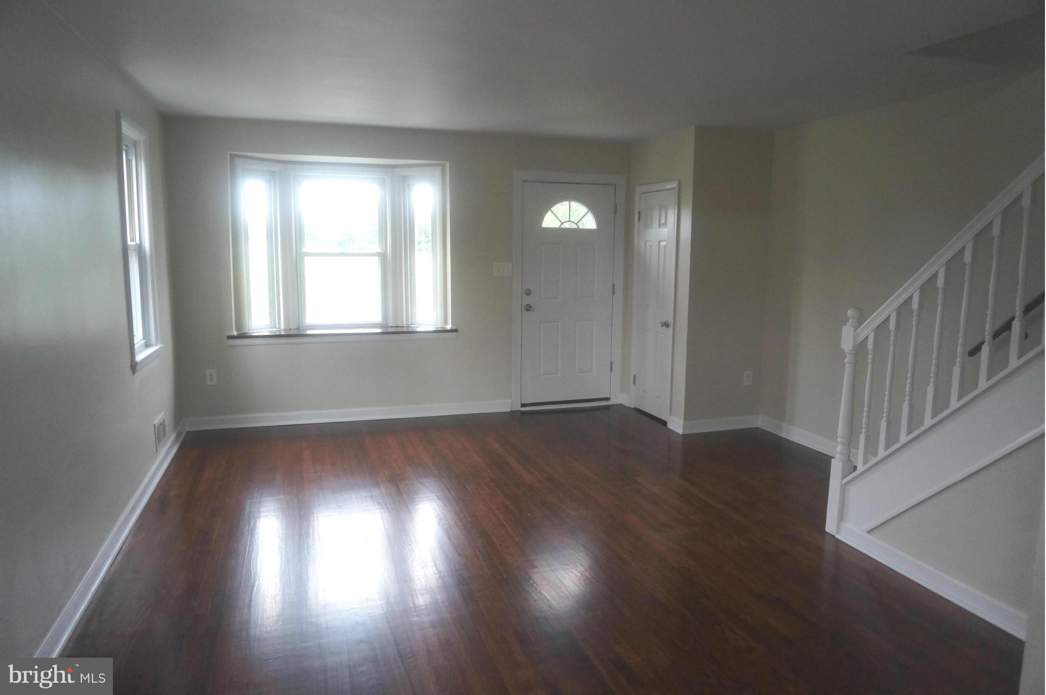 2015 Inverton Road Baltimore, MD 21222 - Photo 11 of 26 Living Room