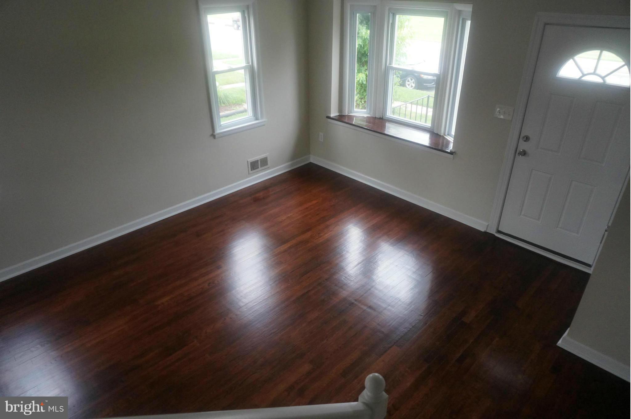 2015 Inverton Road Baltimore, MD 21222 - Photo 13 of 26 Living Room