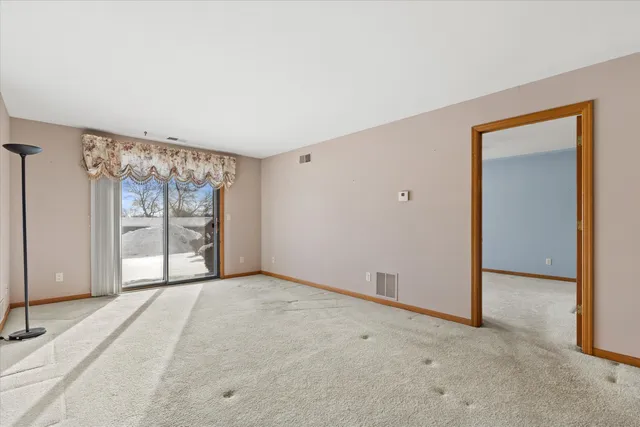 $227,695 | N58-w23833 Hastings Court, Unit 701, Sussex, WI 53089