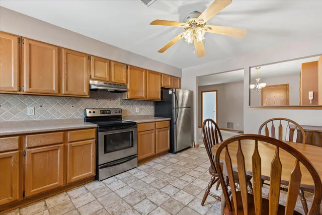 $227,695 | N58-w23833 Hastings Court, Unit 701, Sussex, WI 53089