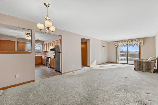 $227,695 | N58-w23833 Hastings Court, Unit 701, Sussex, WI 53089