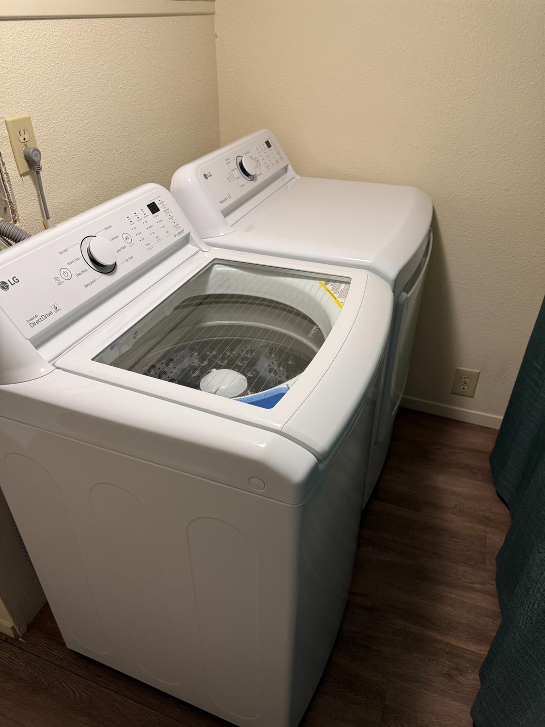 2107 Patterson Road, Unit 31 Riverbank, CA 95367 - Photo 15 of 34 a utility room with dryer and washer