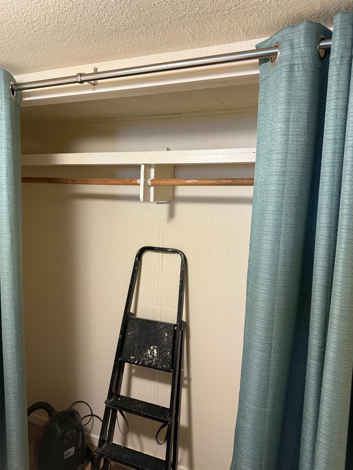 2107 Patterson Road, Unit 31 Riverbank, CA 95367 - Photo 16 of 34 a close view of sink and a washer dryer