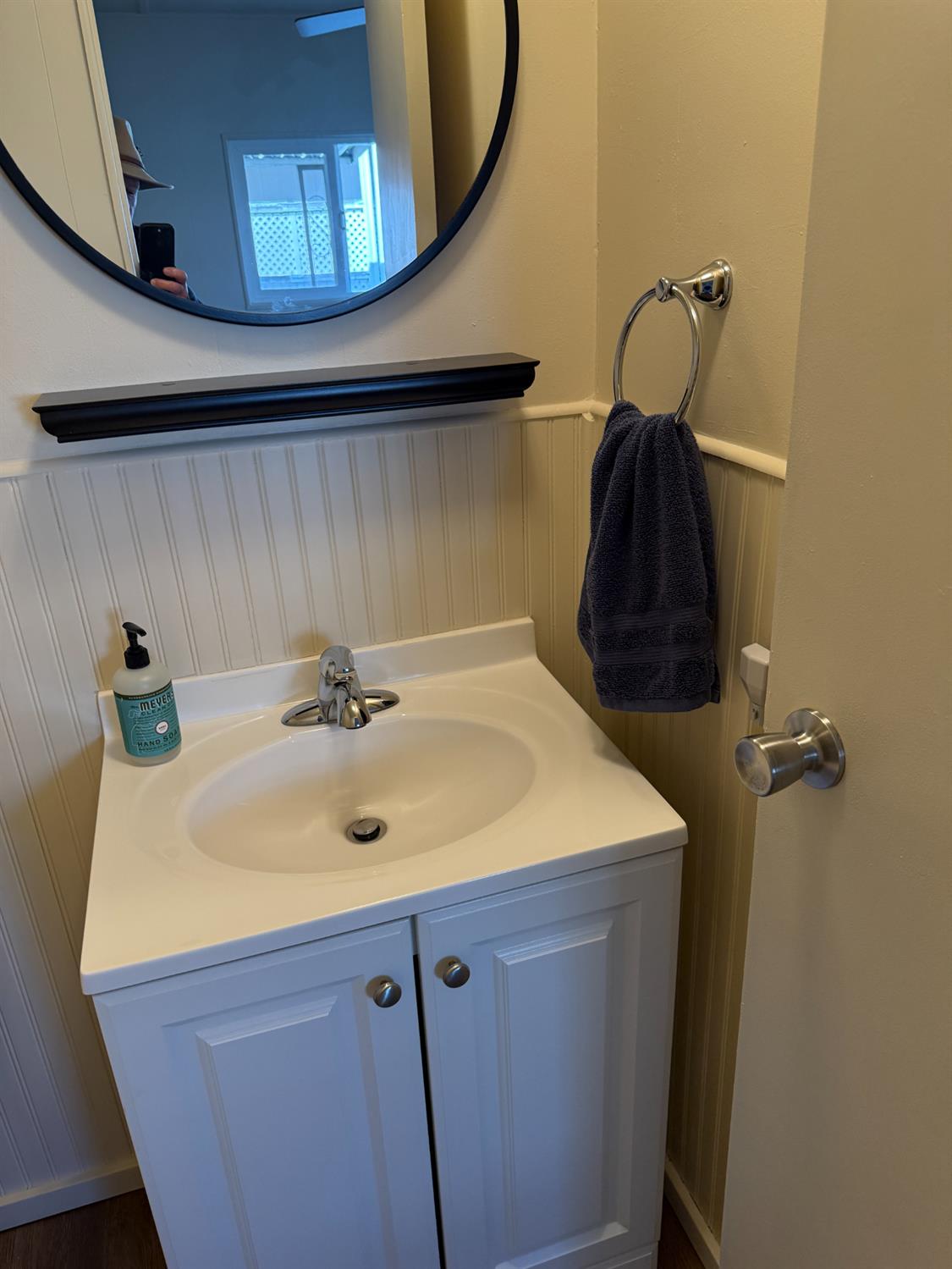 2107 Patterson Road, Unit 31 Riverbank, CA 95367 - Photo 24 of 34 a bathroom with a sink and a mirror