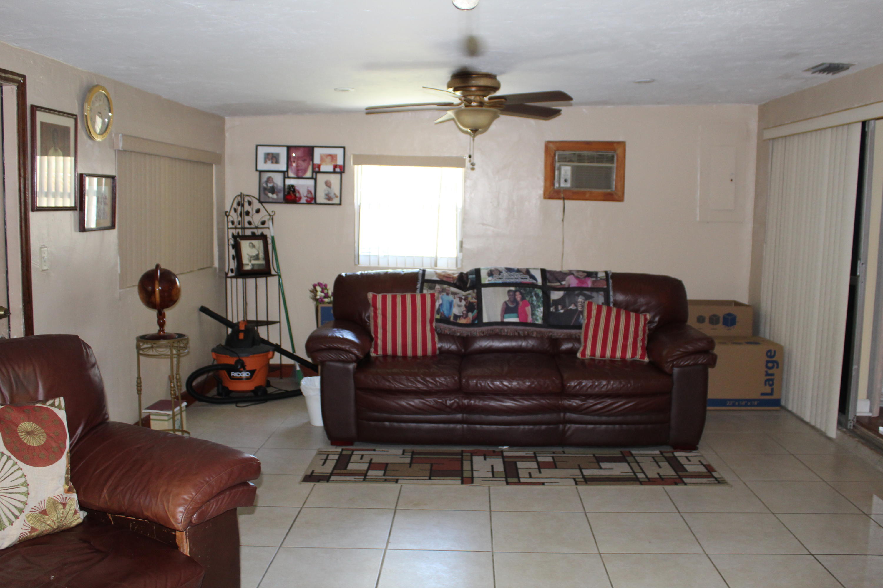 390 West 33rd Street Riviera Beach, FL 33404 - Photo 6 of 27 IMG_4240