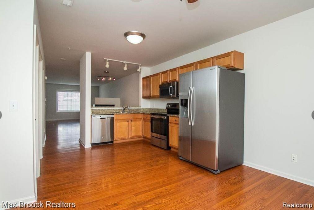 1404 Raliegh Place Troy, MI 48084 - Photo 5 of 9