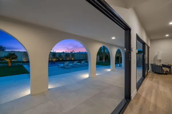 a view of lobby with livingroom