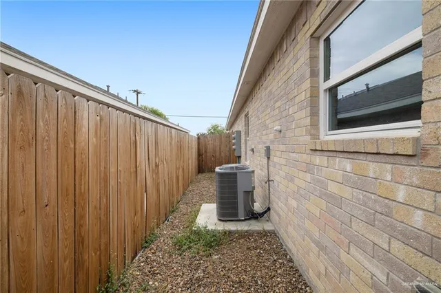 $1,250 | 2202 North Hester Street, Unit 4, Edinburg, TX 78541