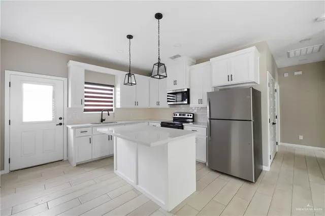 $1,250 | 2202 North Hester Street, Unit 4, Edinburg, TX 78541