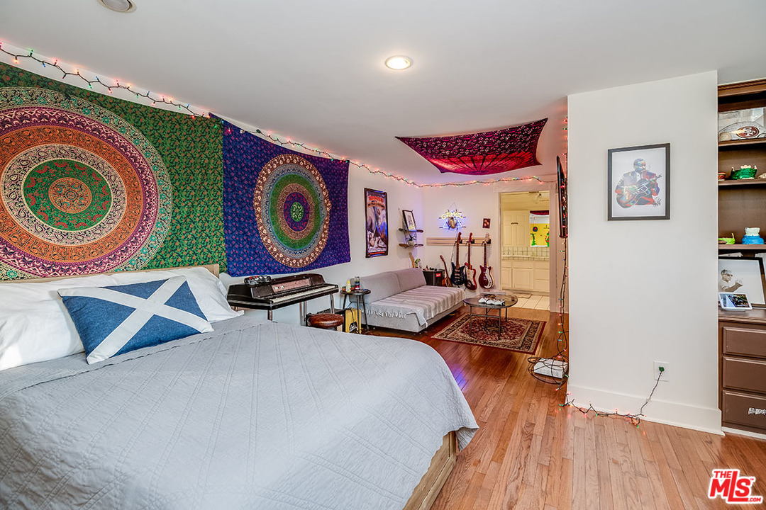 20 Toluca Estates Drive Toluca Lake, CA 91602 - Photo 38 of 46 a view of a room with gym equipment