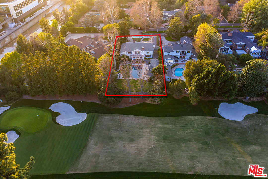 20 Toluca Estates Drive Toluca Lake, CA 91602 - Photo 6 of 46 a bathroom with a toilet