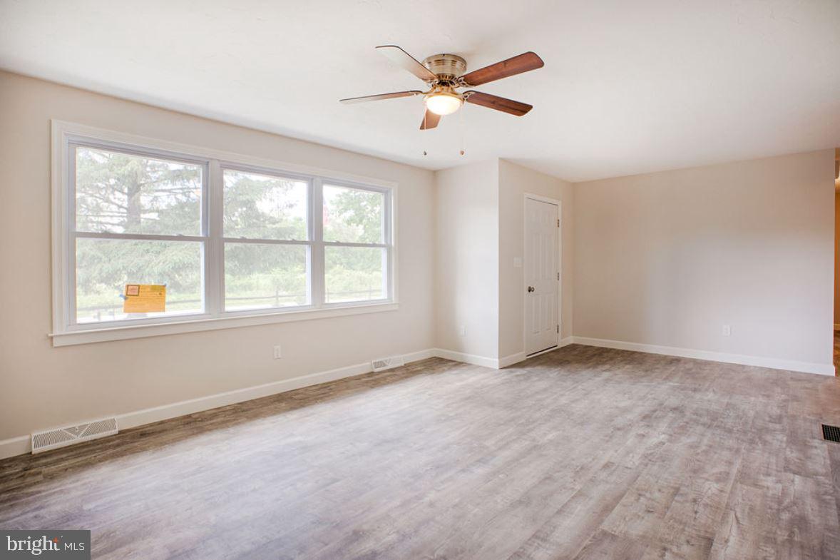 165 Chapel Road Hanover, PA 17331 - Photo 9 of 31