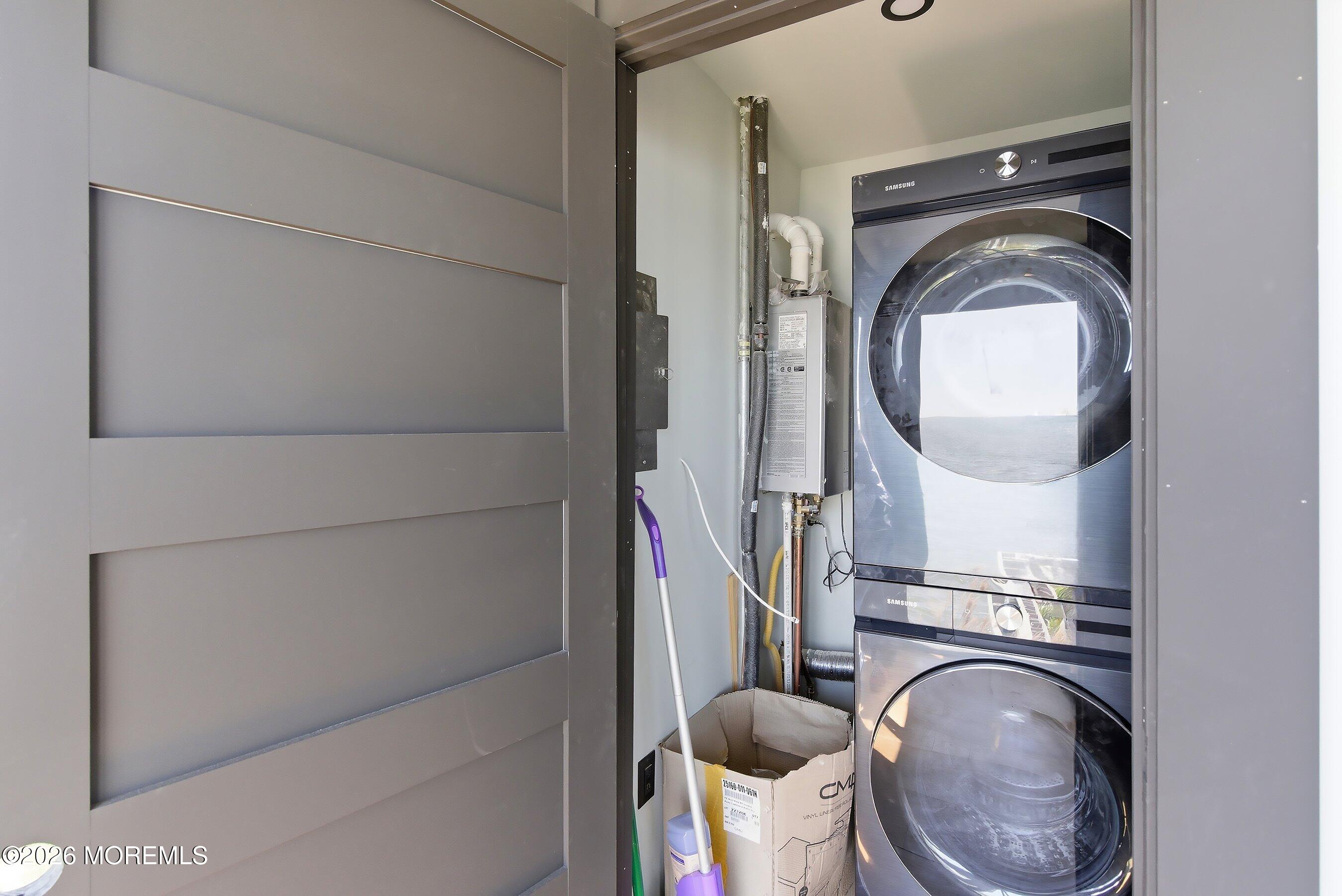 48 Parker Road Tuckerton, NJ 08087 - Photo 13 of 35 a utility room with dryer and washer