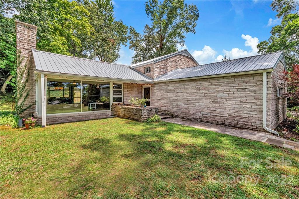 103 Surrey Road Waynesville, NC 28786 - Photo 1 of 48 Gallery Image 1