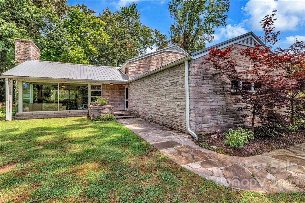 103 Surrey Road Waynesville, NC 28786 - Photo 2 of 48 Gallery Image 2