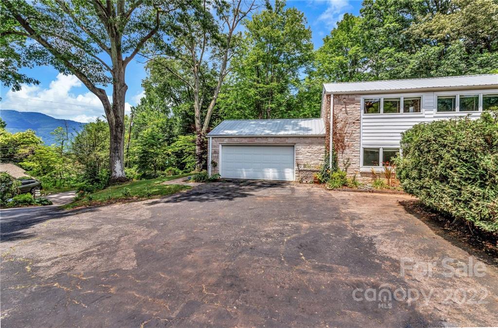 103 Surrey Road Waynesville, NC 28786 - Photo 5 of 48 Gallery Image 5