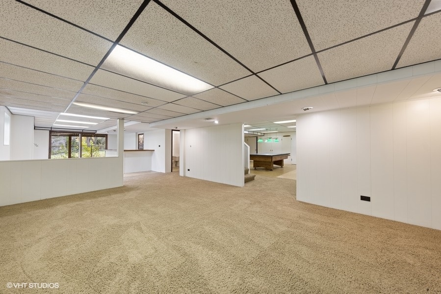 6318 Martin Drive Willowbrook, IL 60527 - Photo 28 of 33 a view of empty room with wooden floor