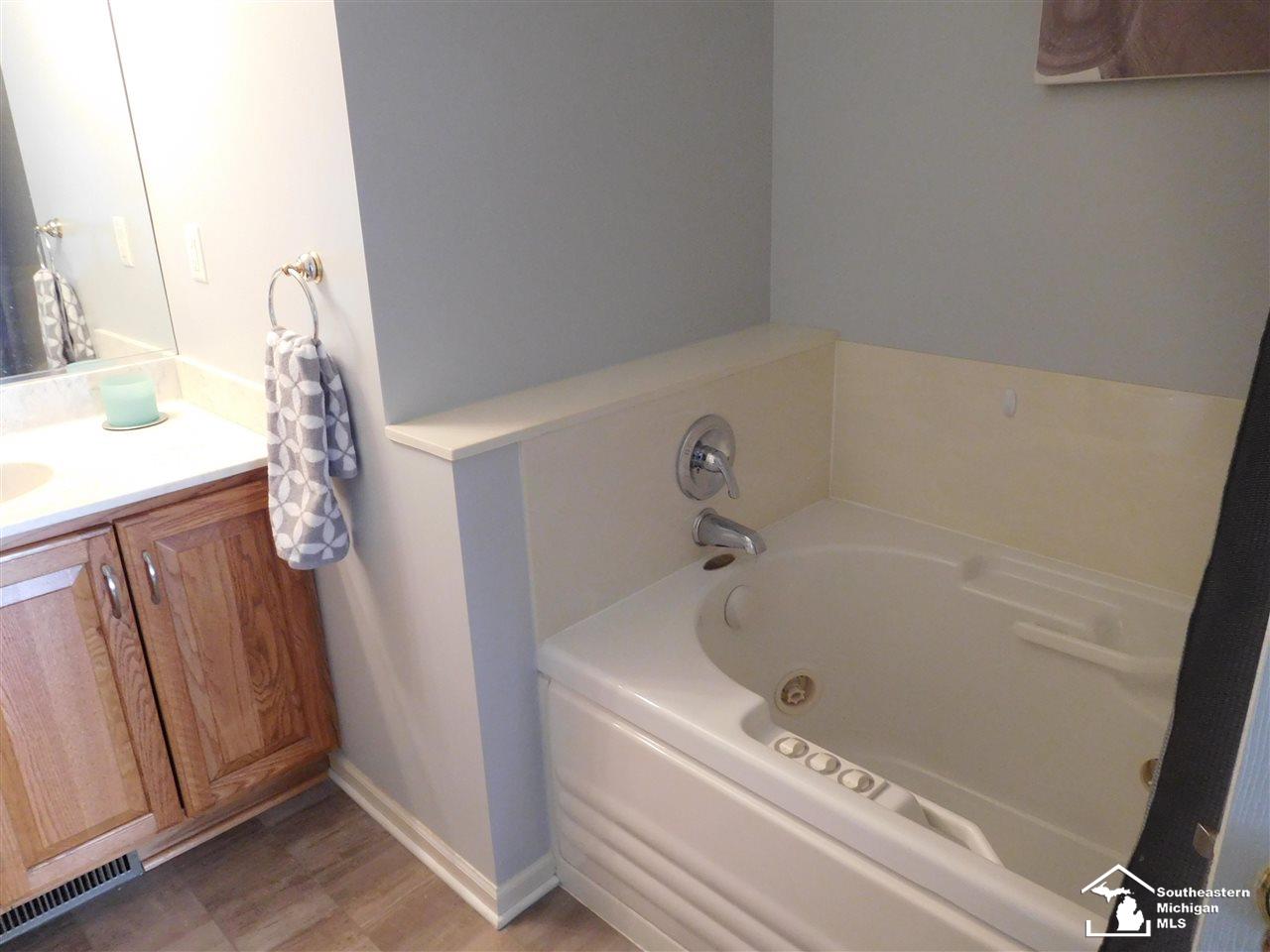 5840 East Dunbar Road, Unit 20 Monroe, MI 48161 - Photo 14 of 29