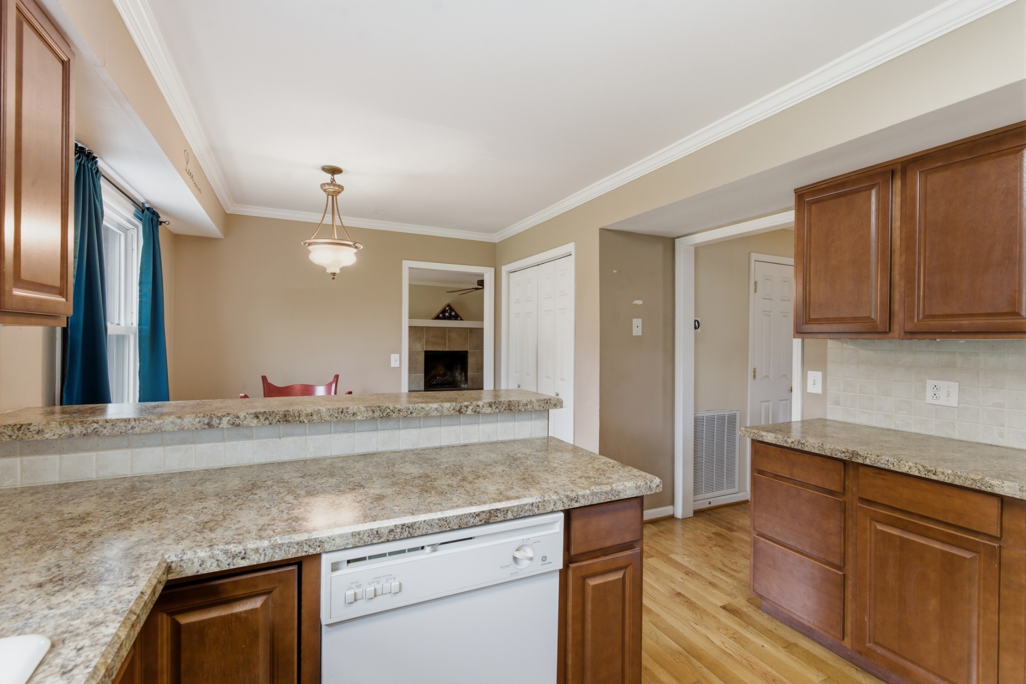 3744 Anderson Road Nashville, TN 37217 - Photo 9 of 42