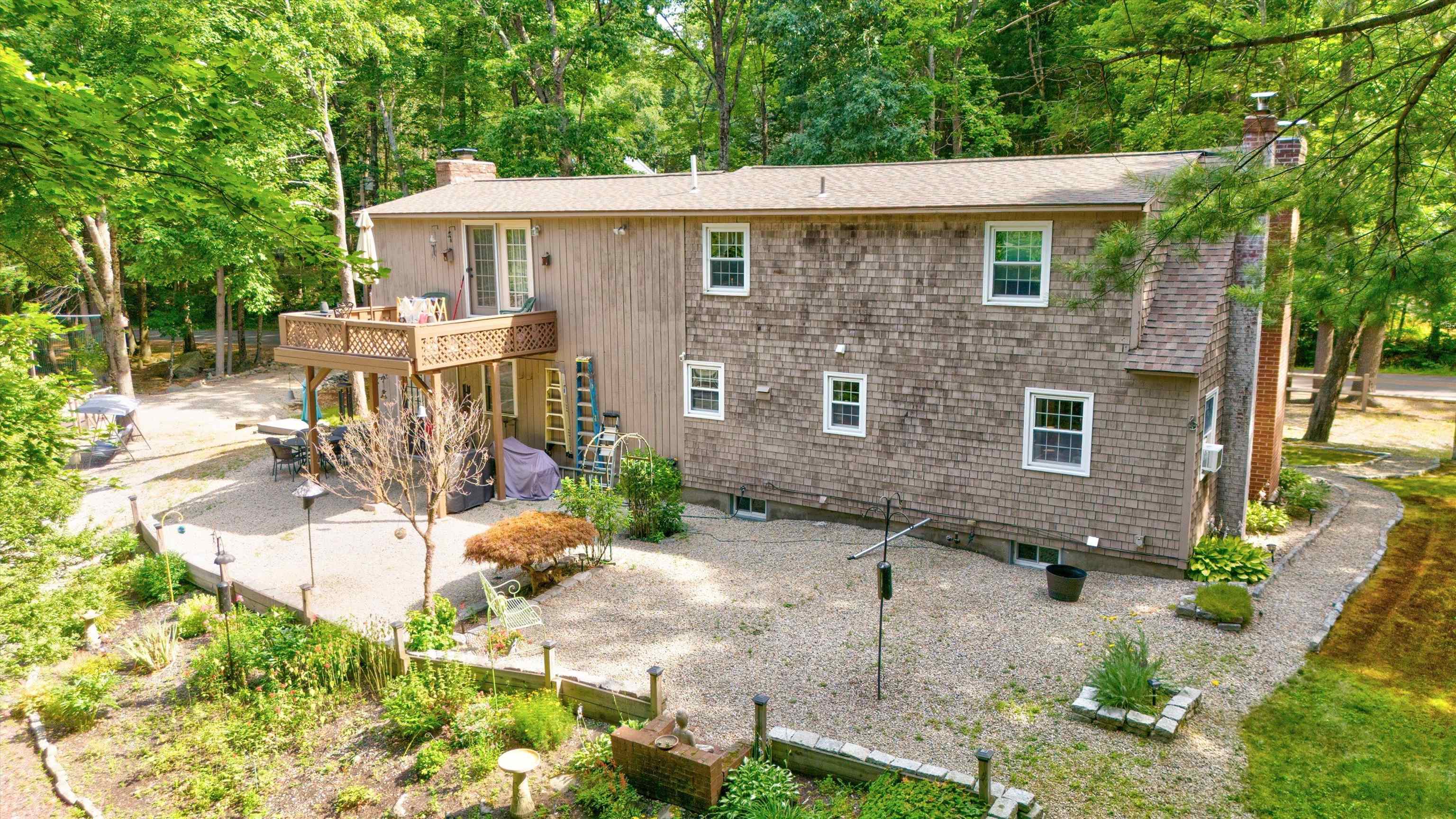 17 Boston Post Road Amherst, NH 03031 - Photo 23 of 40