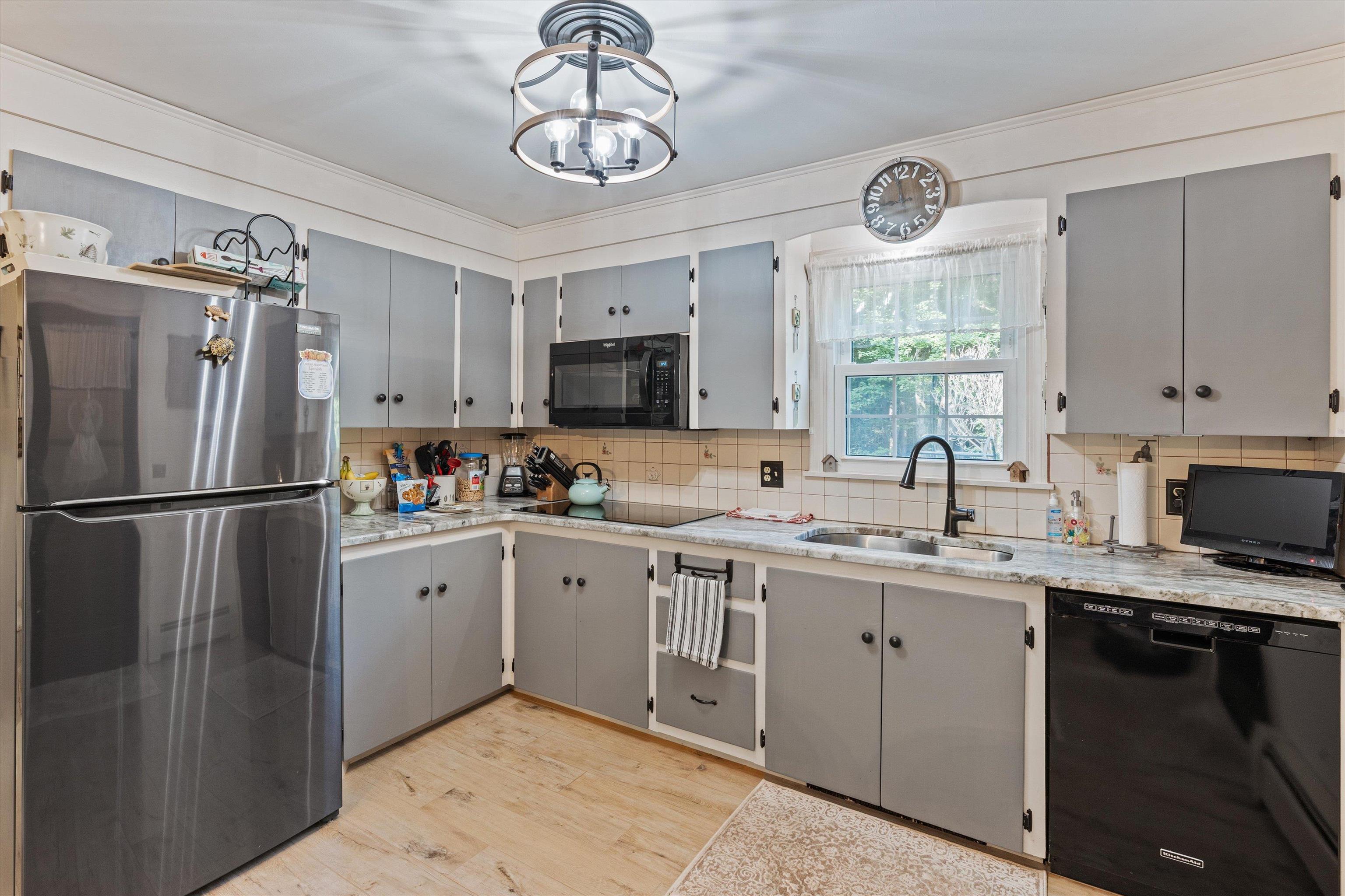 17 Boston Post Road Amherst, NH 03031 - Photo 36 of 40