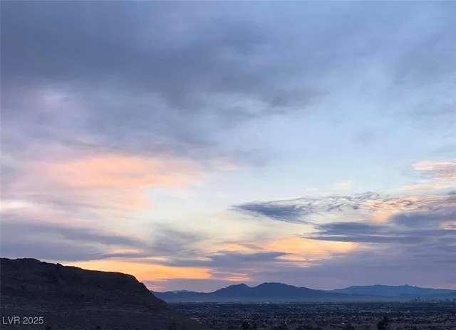 $329,000 | 10550 West Alexander Road, Unit 2040, Las Vegas, NV 89129