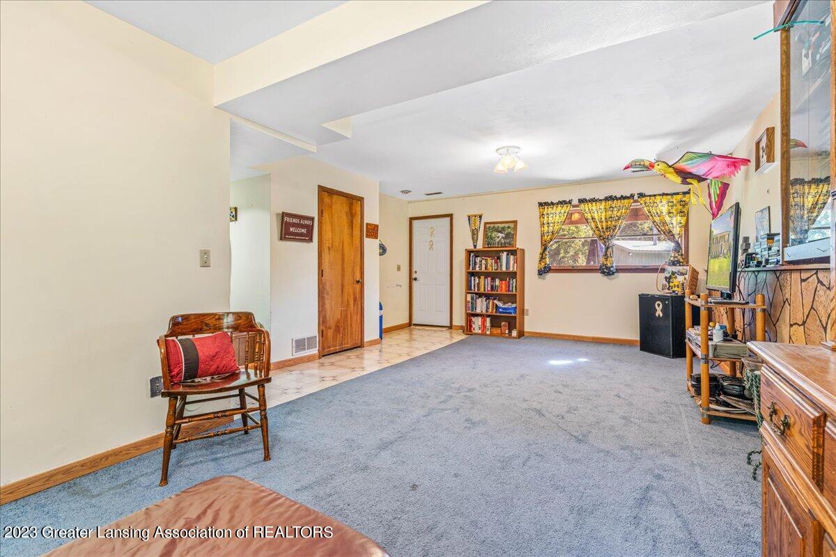 3323 Kemler Road Eaton Rapids, MI 48827 - Photo 21 of 40 Family Room2