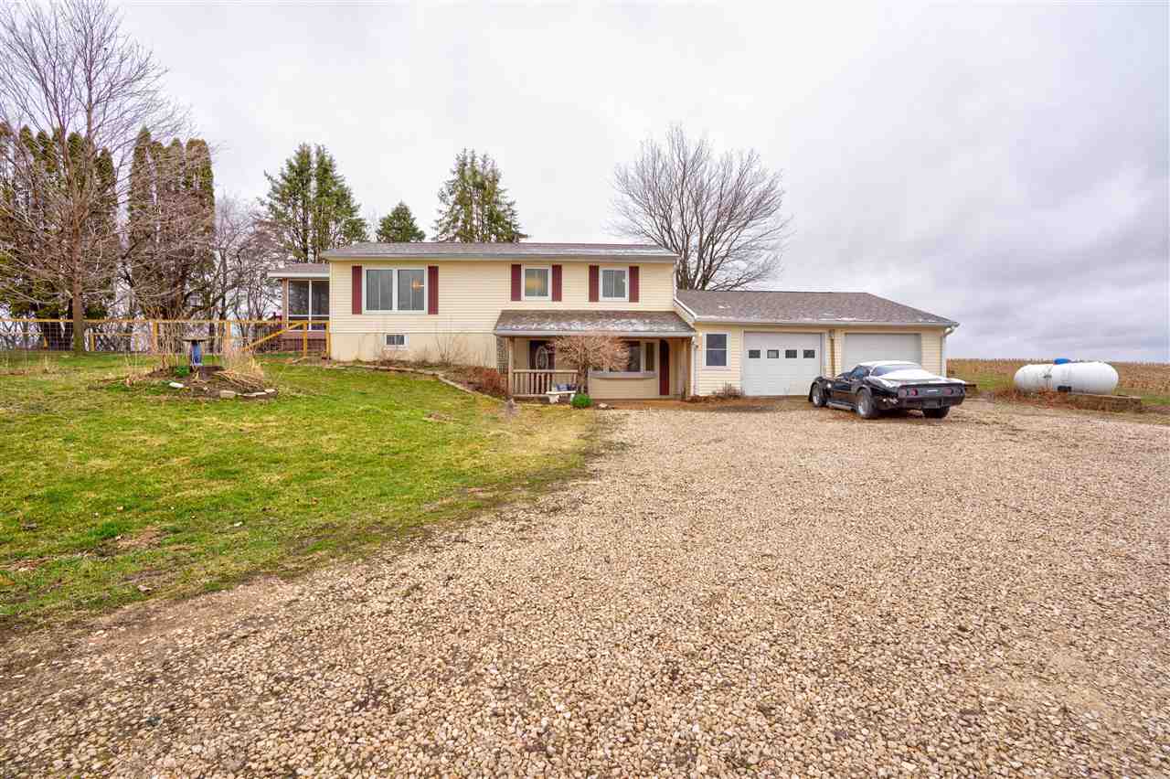 1460 Old Muscatine Road Tipton, IA 52772 - Photo 2 of 27 Gallery Image 2