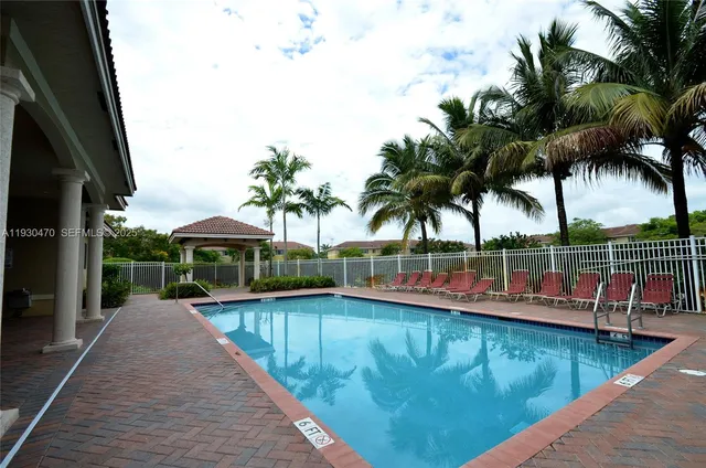 $2,600 | 6037 Southwest 19th Place, Unit 6037, North Lauderdale, FL 33068