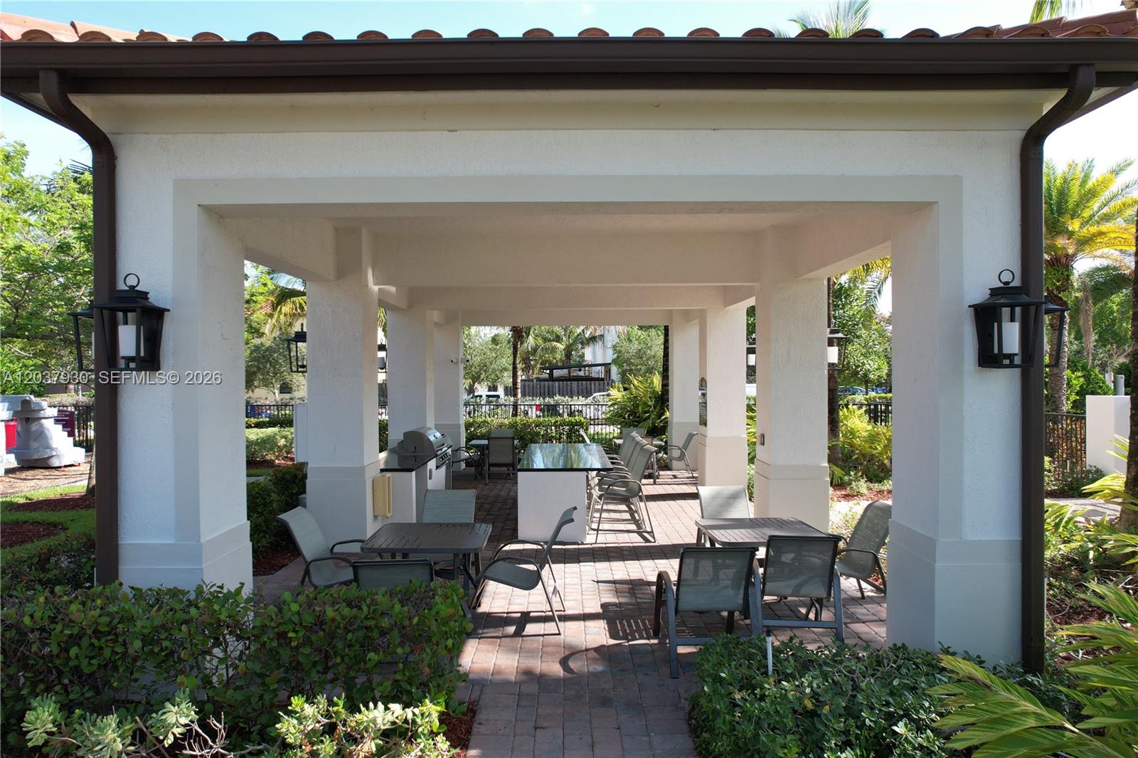15404 Southwest 175th Street Miami, FL 33187 - Photo 18 of 27 BBQ Area