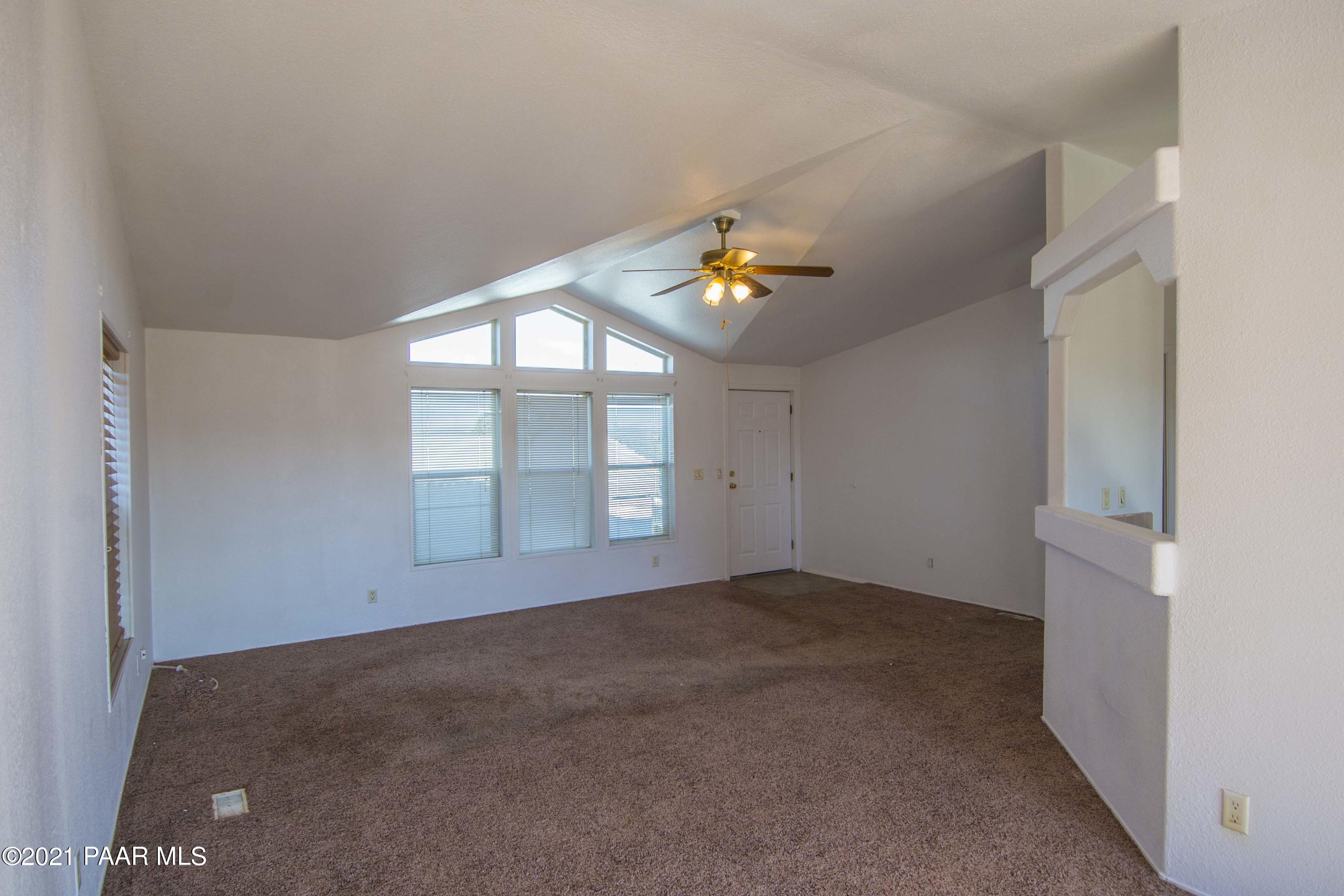 4650 Quail Hollow Road Rimrock, AZ 86335 - Photo 13 of 36 an empty room with windows