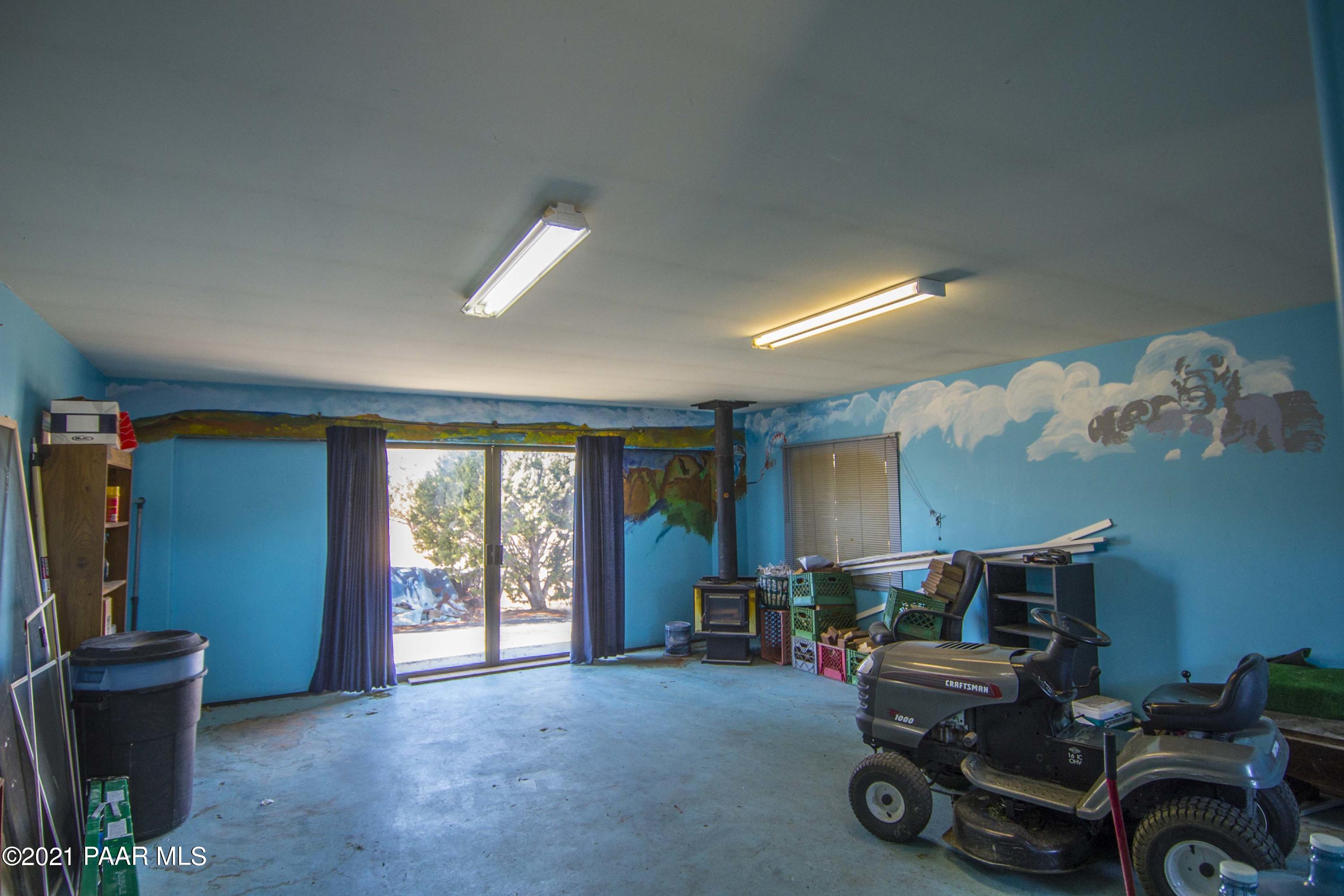 4650 Quail Hollow Road Rimrock, AZ 86335 - Photo 24 of 36 a view of a room with gym equipment