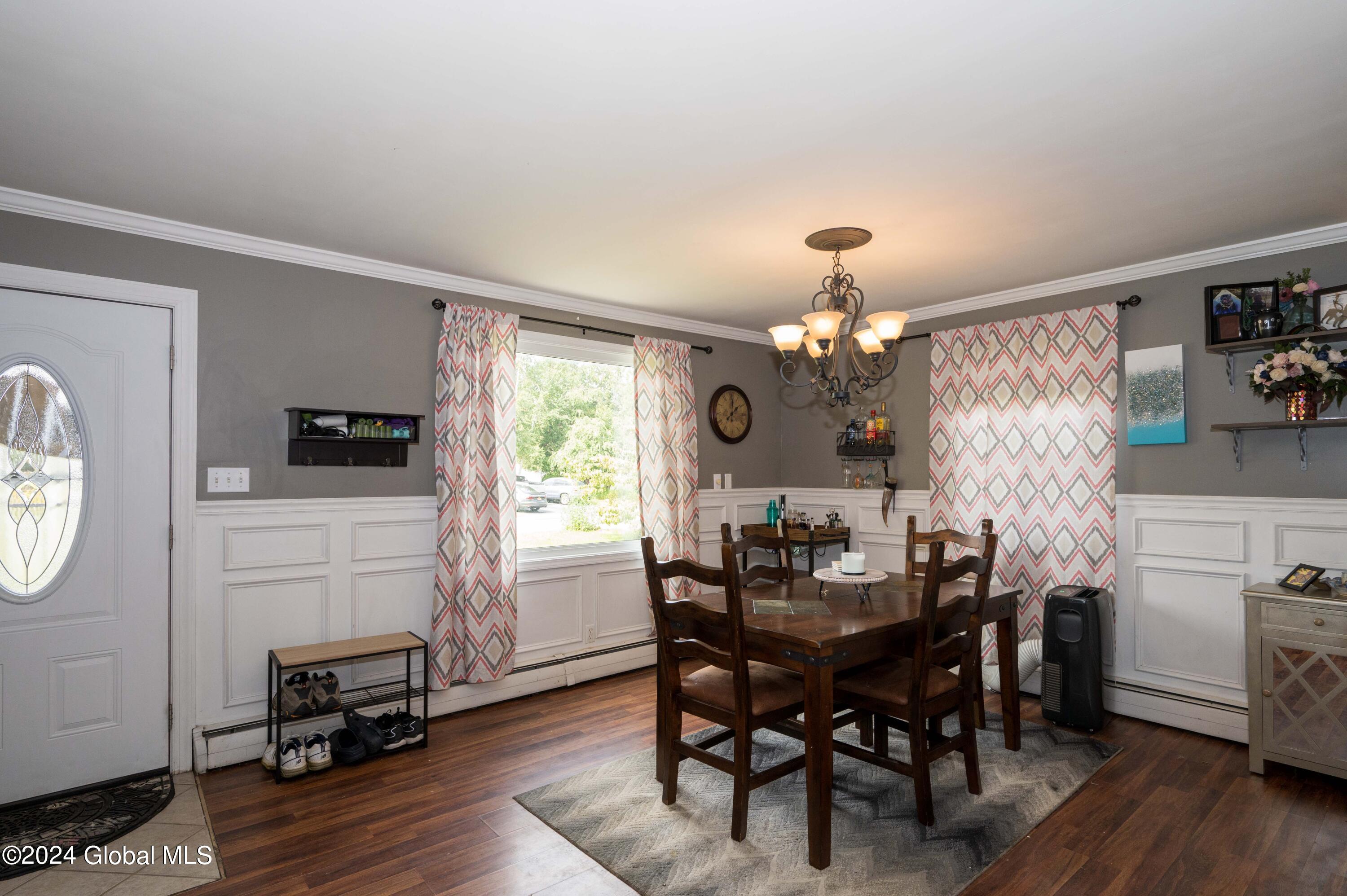 1017 Outer Drive Rotterdam, NY 12303 - Photo 13 of 25 dining room