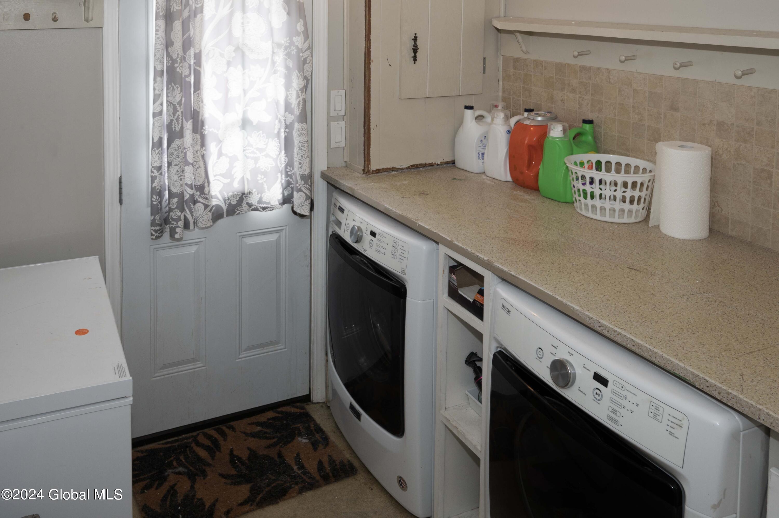 1017 Outer Drive Rotterdam, NY 12303 - Photo 19 of 25 laundry room