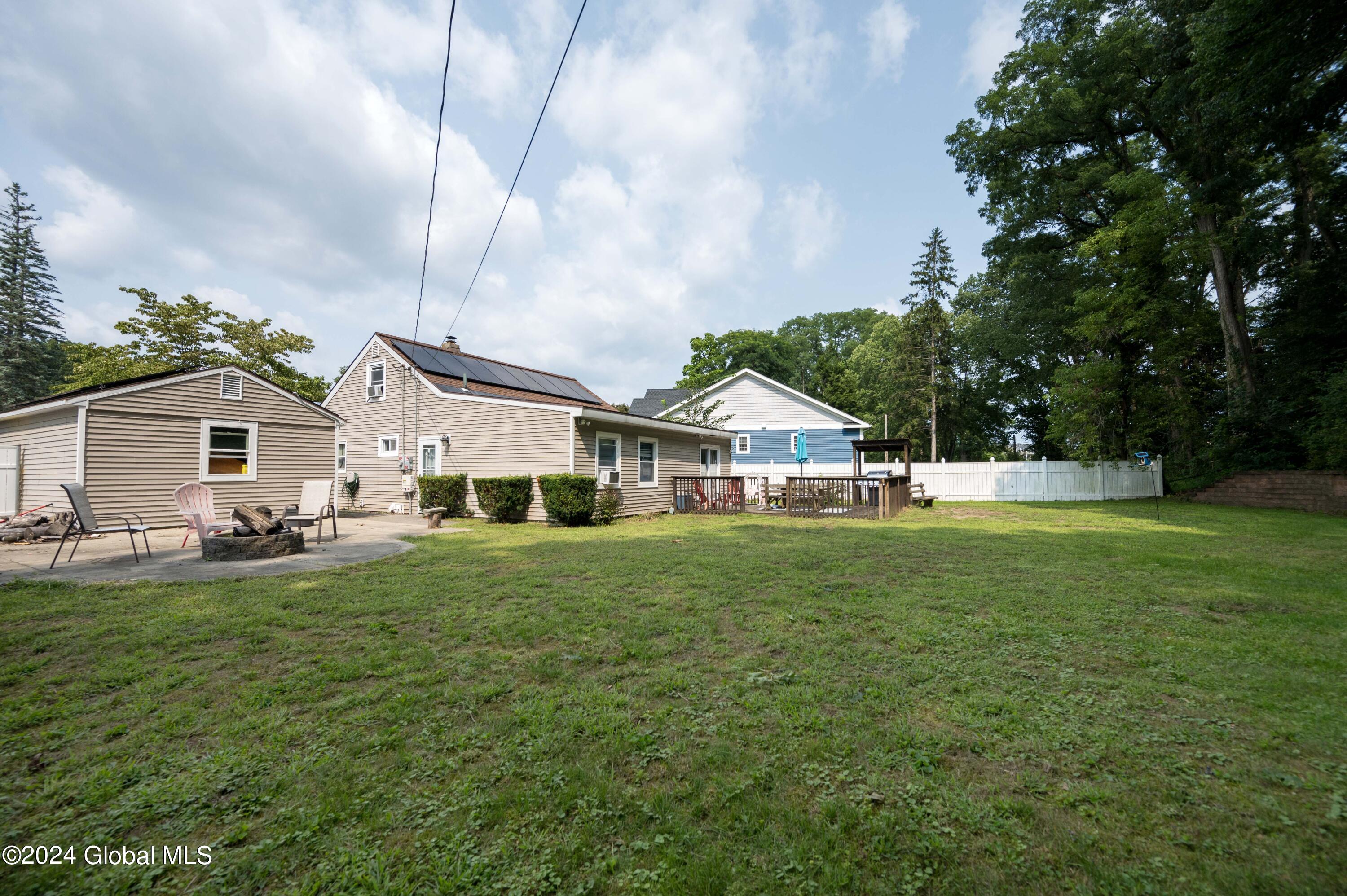 1017 Outer Drive Rotterdam, NY 12303 - Photo 23 of 25 Space for pets and loved ones