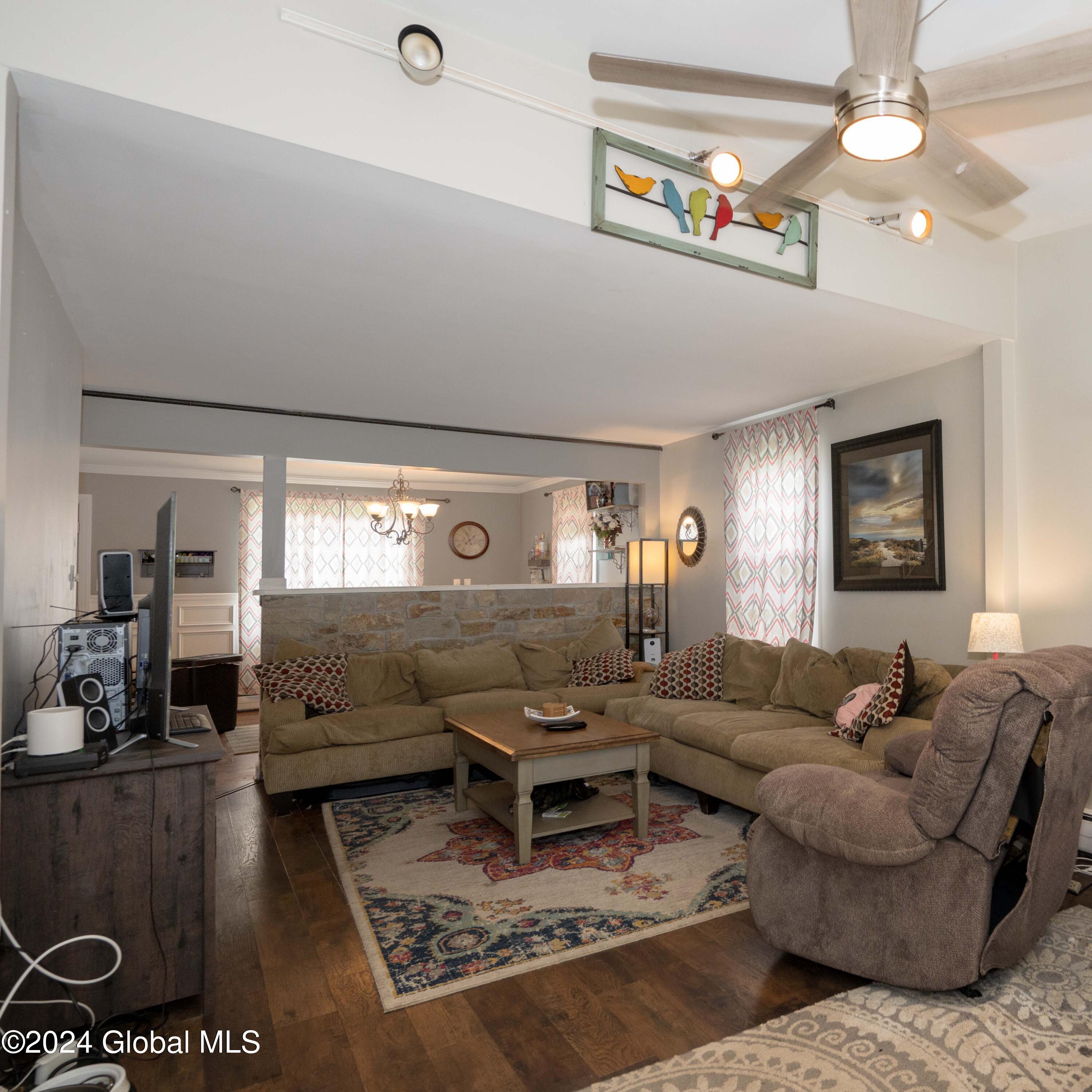 1017 Outer Drive Rotterdam, NY 12303 - Photo 6 of 25 living room