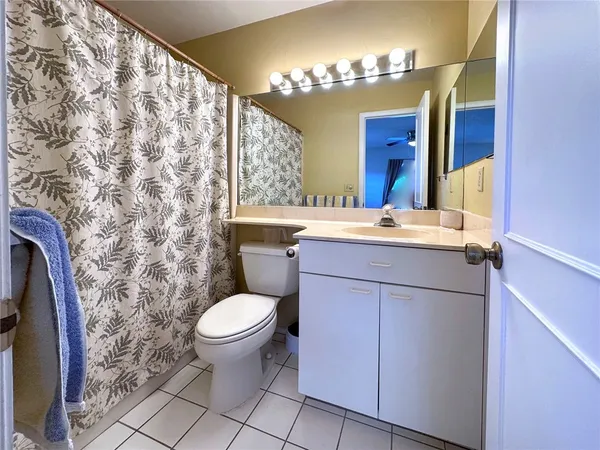 $1,300 | 56 Woodland Drive, Unit 205, Vero Beach, FL 32962